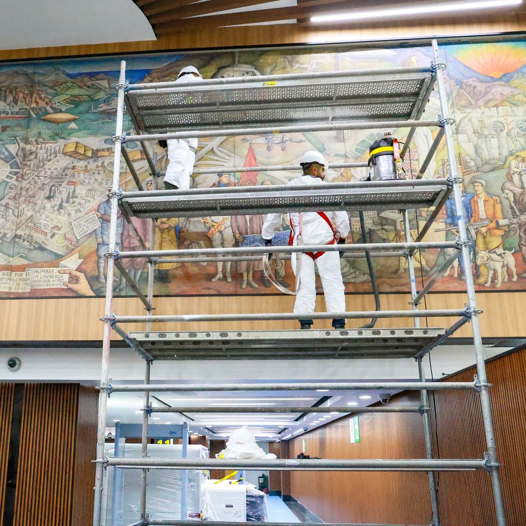 Este Es el Mural de Juan O’Gorman que Restauran en el AICM